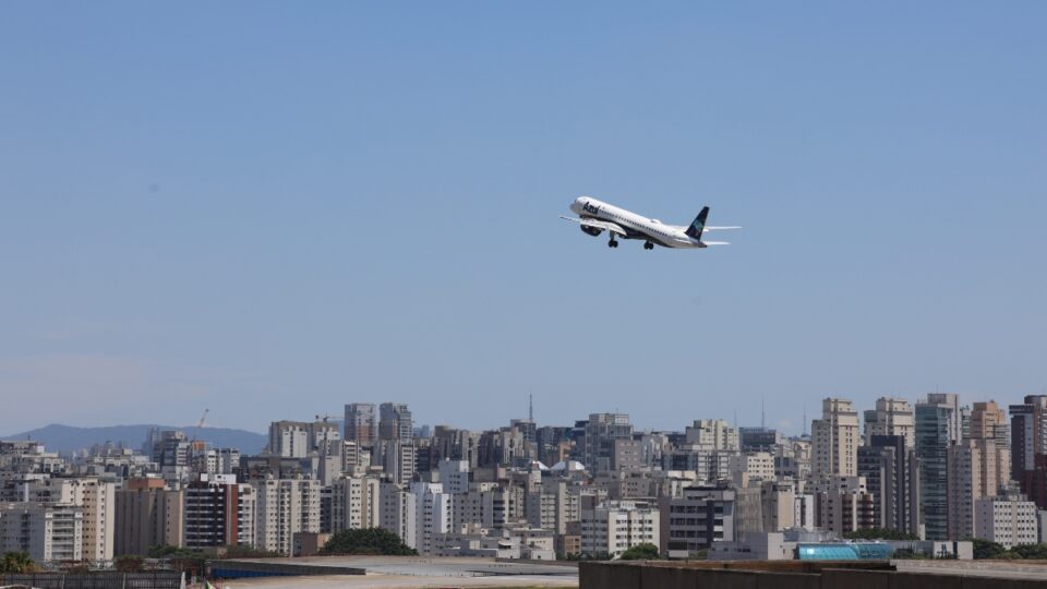 Vazamento de gás em órgão da FAB pode ter provocado paralisação de voos em SP