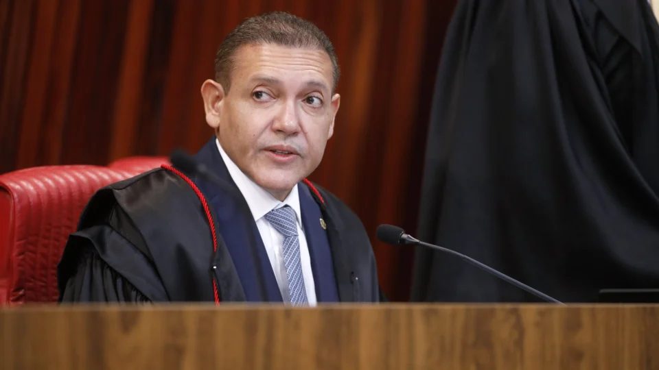 Sucessão presidencial deixará para novo ocupante mais responsabilidades diante de pacote de normas eleitorais aprovadas sob a gestão de Cármen Lúcia.
