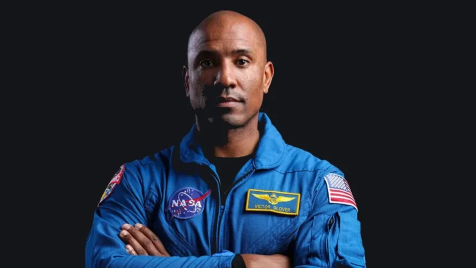 Victor Glover: piloto da missão Artemis II citou Jesus Cristo ao vivo para 25 milhões de pessoas