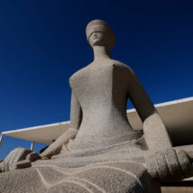 STF deixou de ser árbitro e virou agente político; crise é estrutural. Sem reforma institucional, ativismo seguirá sem freios. Imagem referente a matéria