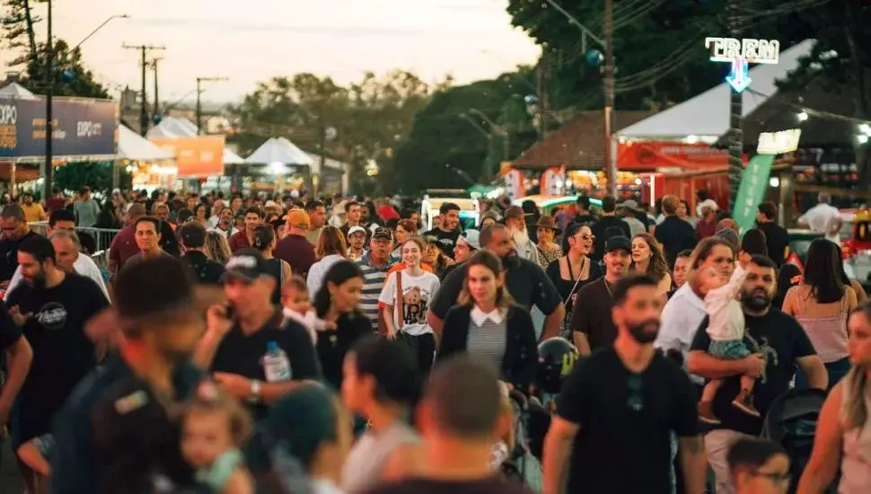 ExpoLondrina 2026 deve reunir 590 mil visitantes de 10 a 19 de abril no Parque Ney Braga.