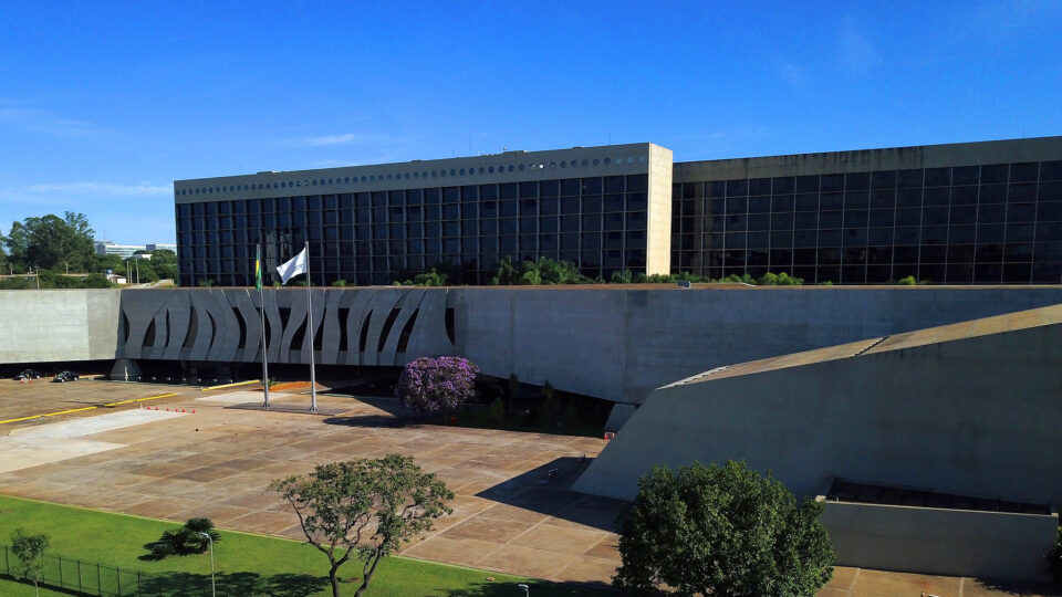 STJ anula transcrição por I.A. como prova em ação por racismo