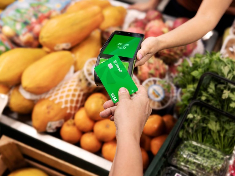 Soluções de pagamento integradas tornam o checkout mais ágil e eficiente no varejo.