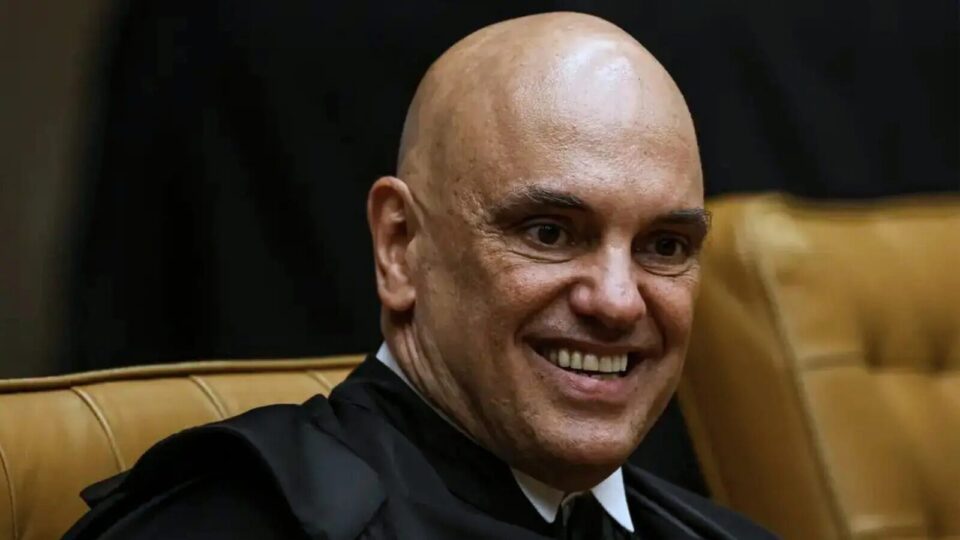 Moraes suspende aplicação da lei da dosimetria