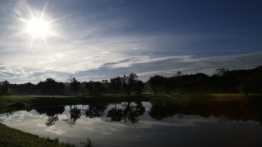 Parques como o Tingui foram projetados para inundar de forma controlada durante chuvas intensas.