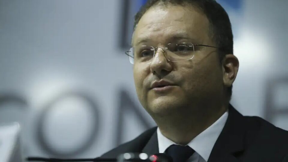 Por que o romantismo pedagógico prejudica a alfabetização no Brasil?