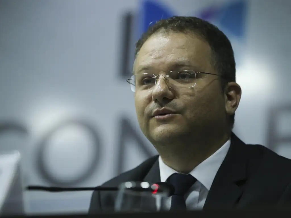 Por que o romantismo pedagógico prejudica a alfabetização no Brasil?