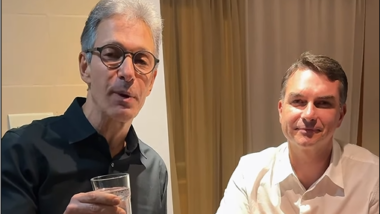 Em vídeo, Zema faz brincadeira e convida Flávio Bolsonaro para ser vice