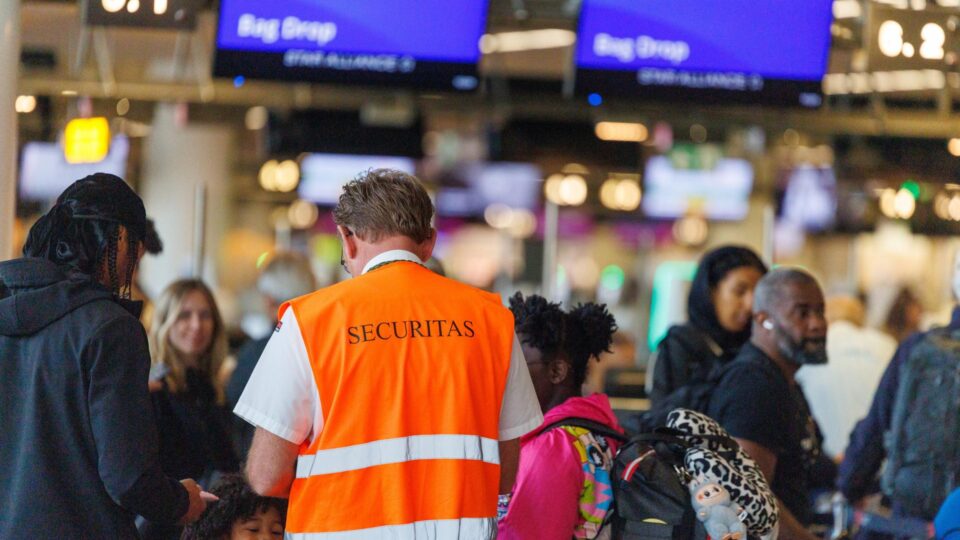 Novo sistema de entrada para viajantes na Europa entra em vigor; veja o que muda