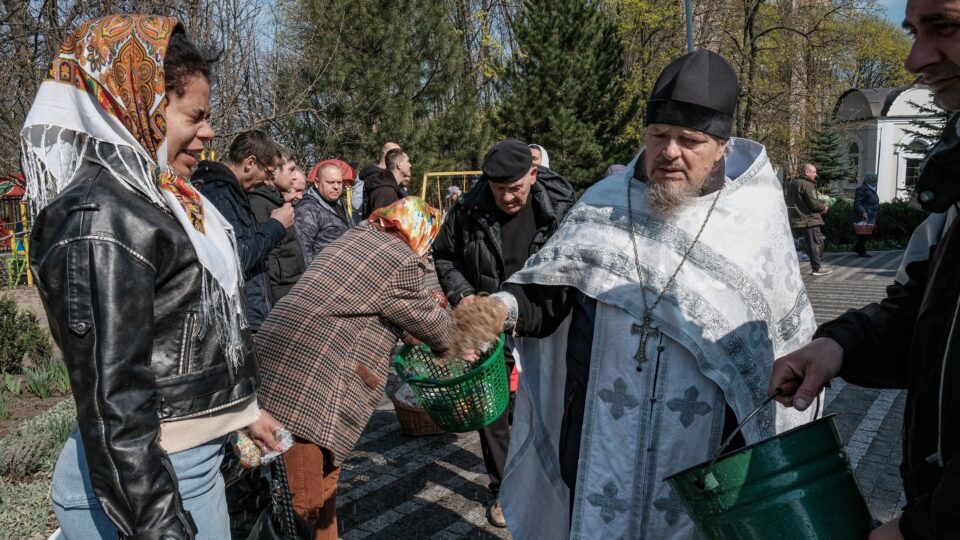 Rússia e Ucrânia se acusam mutuamente de milhares de violações de trégua pascal