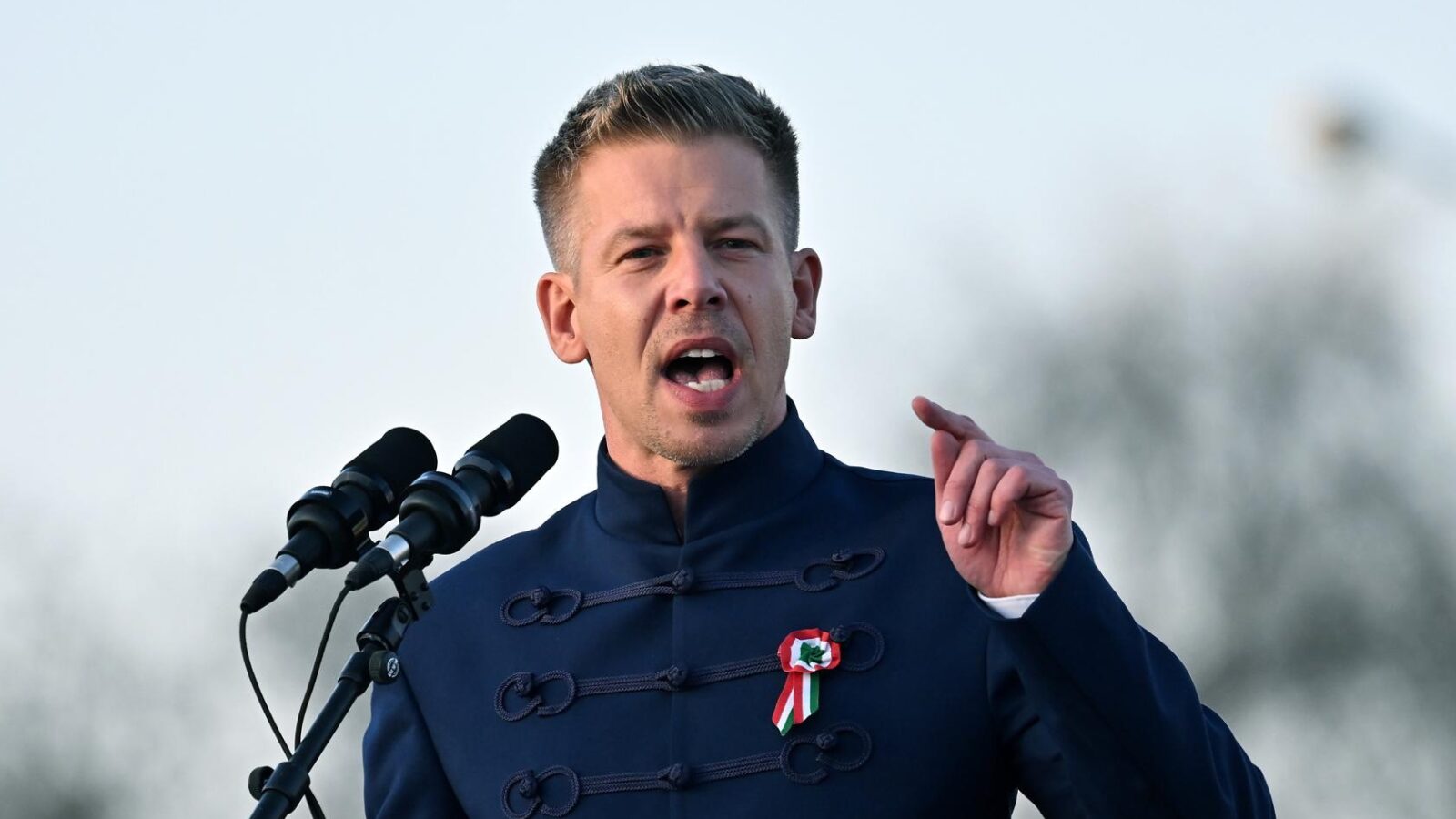 Peter Magyar e seu partido obtiveram uma vitória significativa nas eleições húngaras.