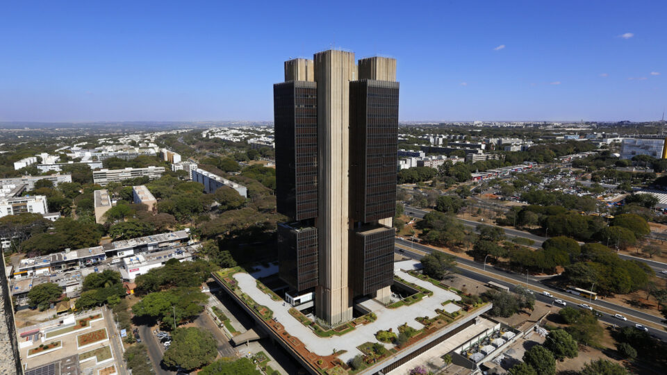 BC exalta Pix em meio a descontentamento dos EUA