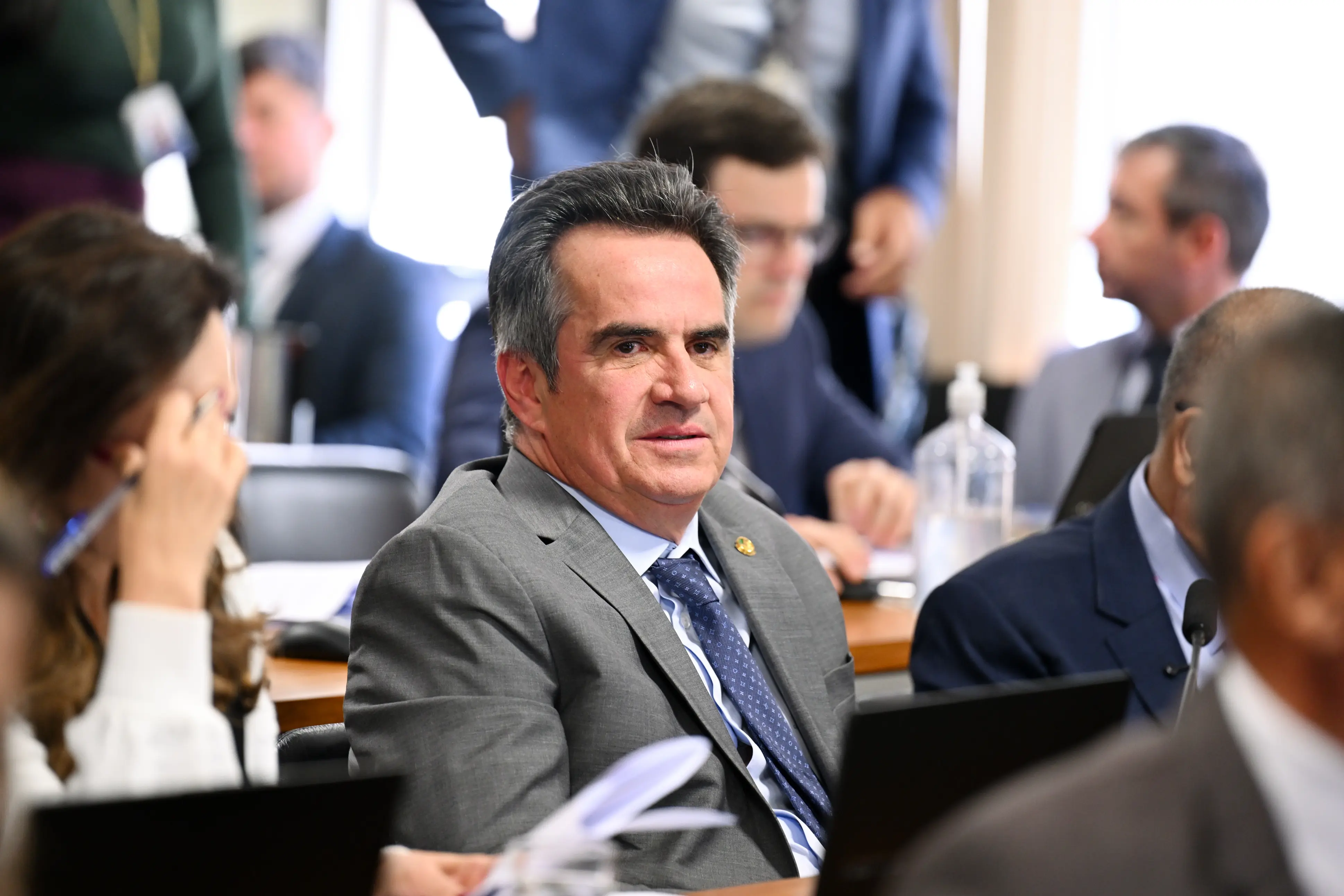 Senador menciona tensão com Nikolas Ferreira e pediu debate centrado no "atrado do país".