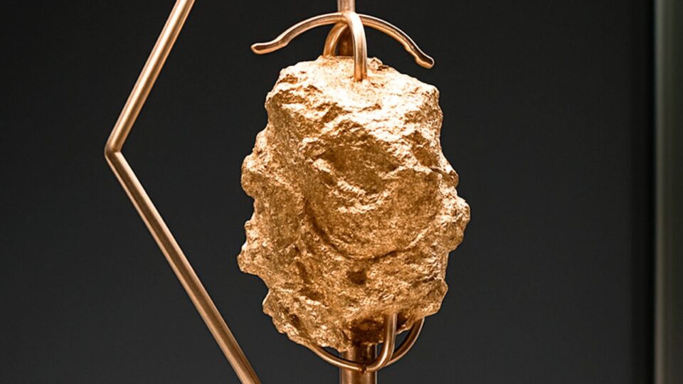 O local aberto à visitação no Brasil em que é possível conferir fragmento trazido da Lua