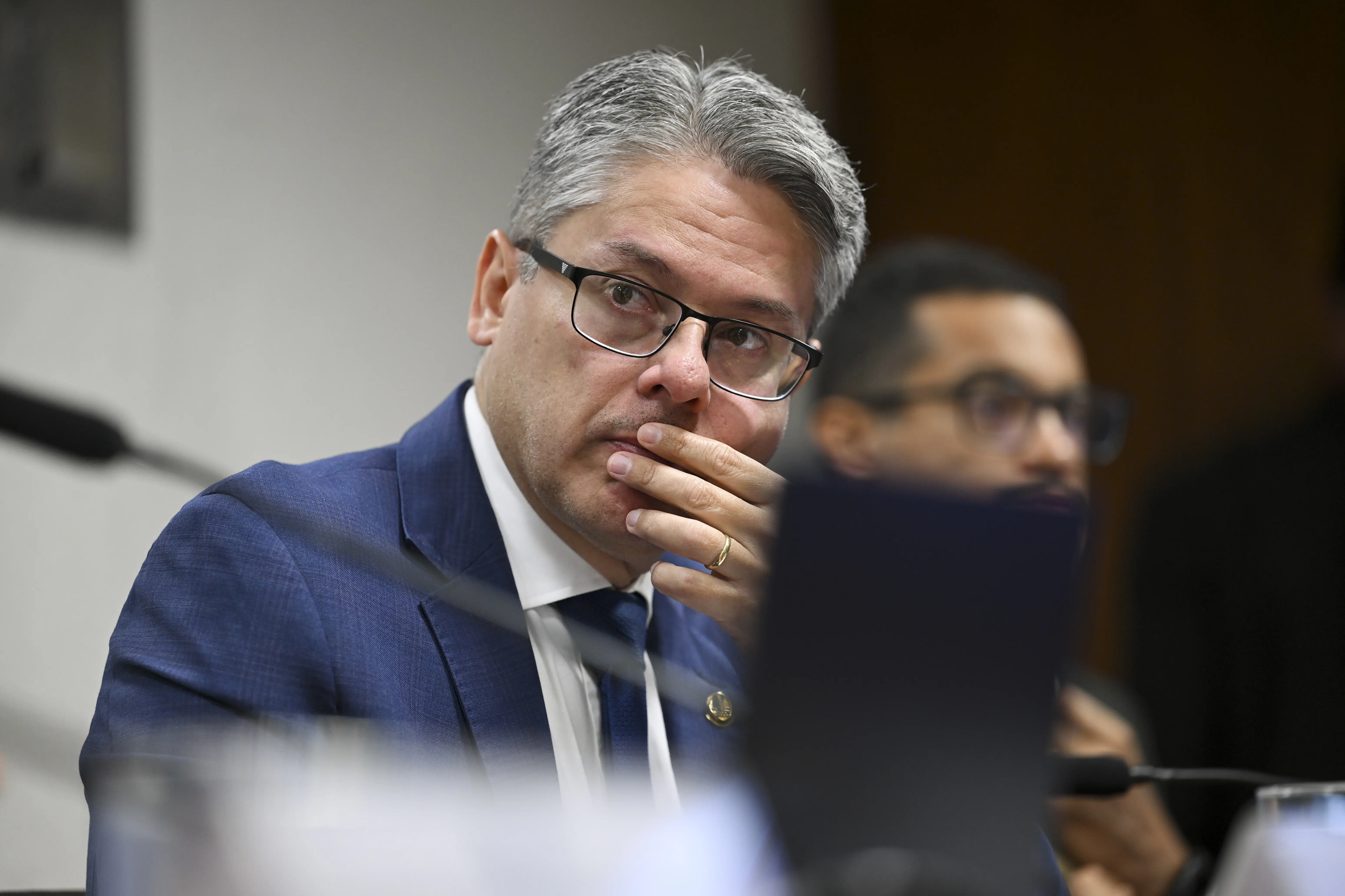 Alessandro Vieira ainda pede intervenção federal no Rio de Janeiro e PEC para regular ética dos ministros.