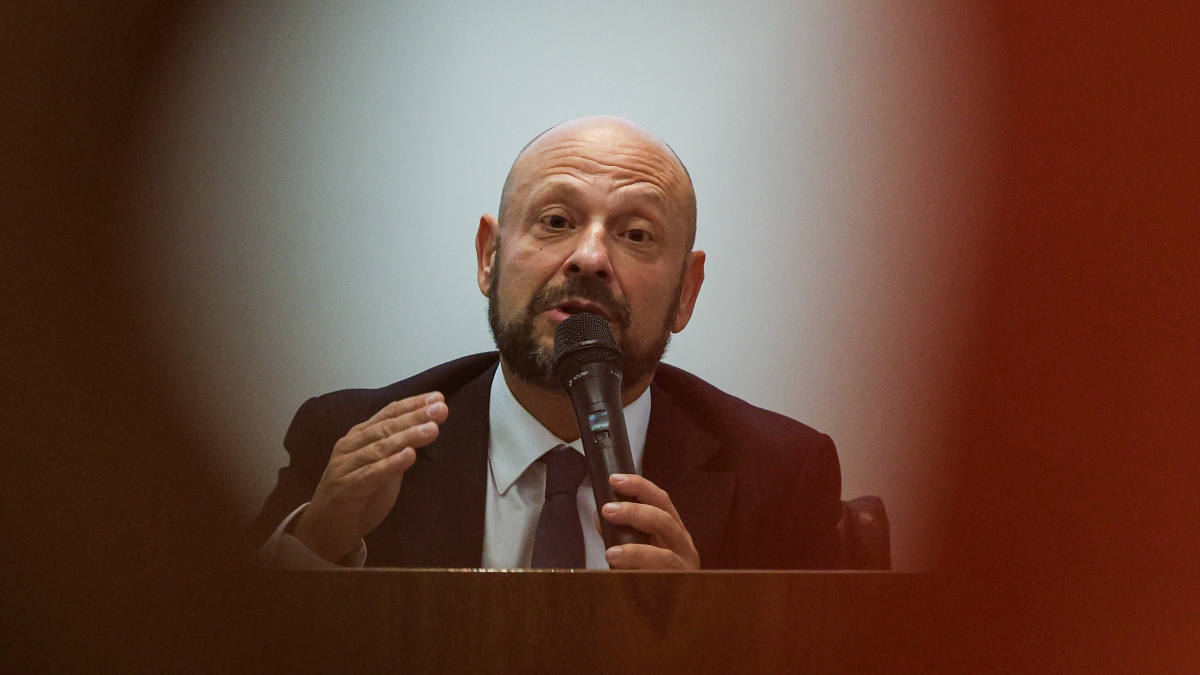 Gilberto Waller Junior afirma que conseguiu reduzir a fila em 1,6 milhão de pedidos, rebatendo a principal argumentação para sua demissão.