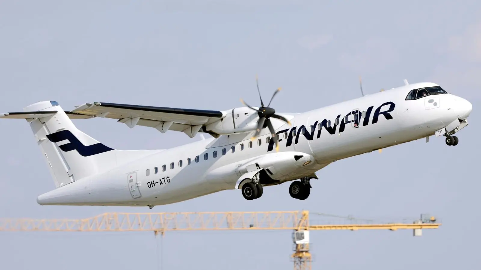 RyanAir, famosa pelos voos de baixo custo, pode ser a principal afetada por nova norma europeia.