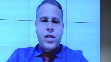 Defesa não compareceu a audiência em protesto contra intimação por meio de edital. Imagem referente a matéria