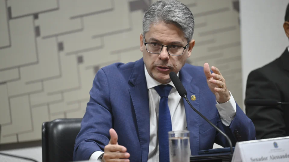Apesar de focar em sugestões para endurecimento do combate ao crime organizado, relatório final chama a atenção por pedir indiciamento de ministros do STF e de Paulo Gonet.
