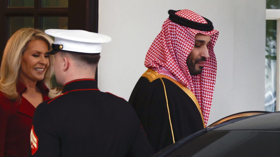 Ataques do Irã a vizinhos interrompem reaproximação e deixam regime ainda mais isolado