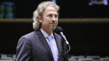 Juíza eleitoral do TRE-PR viu propaganda eleitoral antecipada negativa e aplicou multa de R$ 15 mil. Imagem referente a matéria