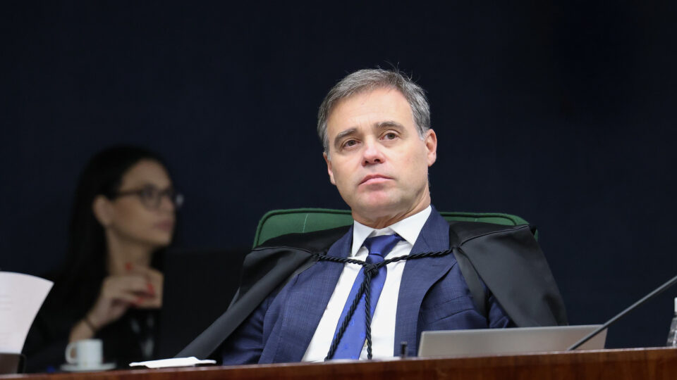 Mendonça diz que “ninguém está acima da lei”, mas cobra atuação “correta” de CPIs