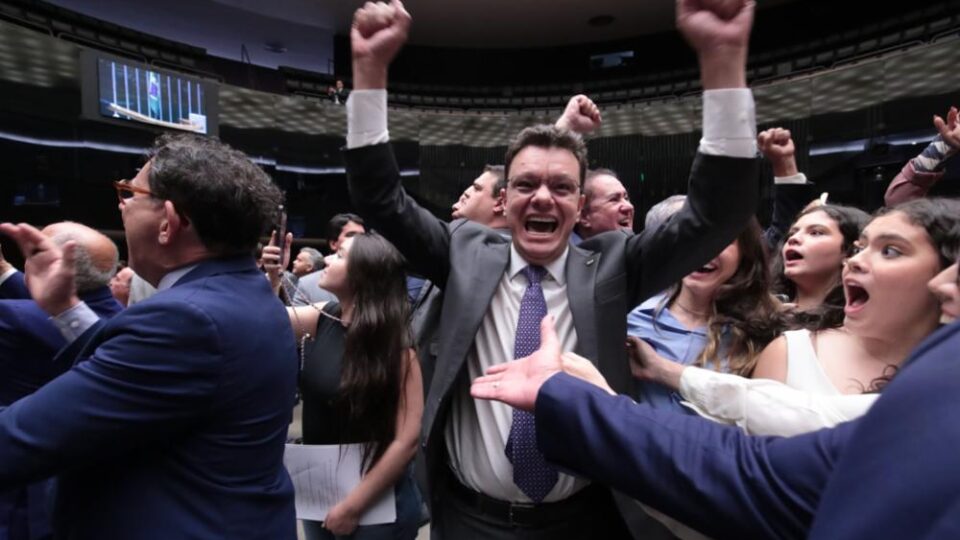 Deputado do PT é eleito pela Câmara para vaga de ministro do TCU