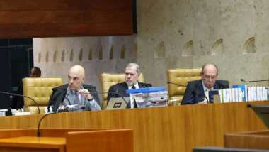 Ministros Alexandre de Moraes, Dias Toffoli e Gilmar Mendes em sessão do STF