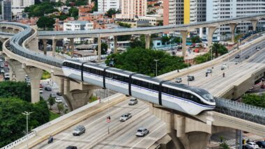 Monotrilho de Congonhas em SP inaugurou com 6,7 km e 8 estações. Projeto previa 17,9 km e conexão com Paraisópolis.