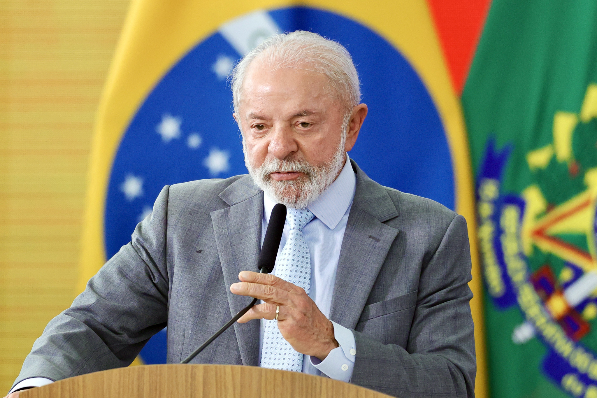 Lula defende que escola cívico-militar deve se restringir à formação de quem deseja seguir carreira nas Forças Armadas.