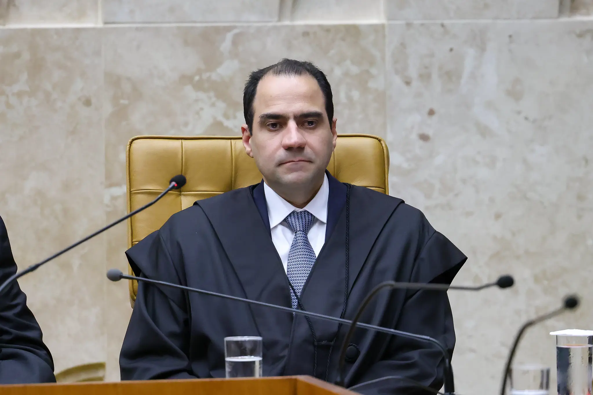 Ofício assinado por Beto Simonetti pede cautela e vê "presunção de ilegalidade" da advocacia.