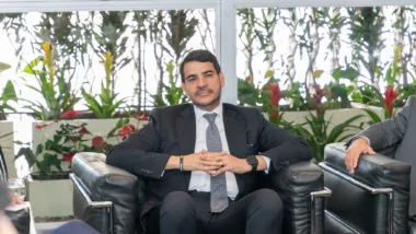 Partidos falam em "restauração do equilíbrio" e alegam que AGU promoveu tensionamento da liberdade de expressão.