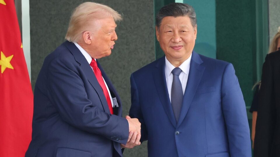 Trump diz que Xi concordou em não enviar armas ao Irã; segundo jornal, regime usou satélite chinês na guerra