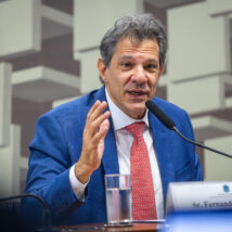Haddad vinha negando que disputaria as eleições, mas mudou de ideia após pressão de Lula. Imagem referente a matéria