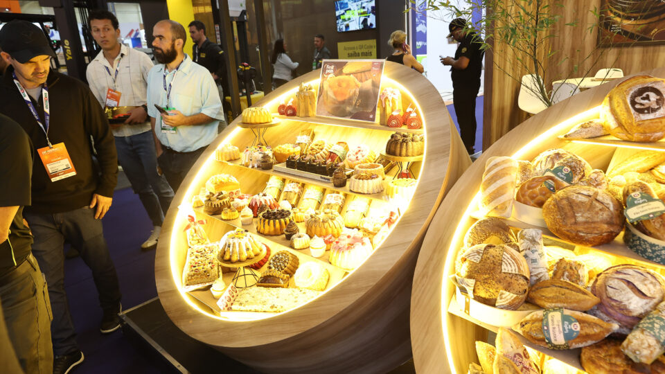 Supermercados do Paraná se reorganizam para oferecer produtos com menos gordura e açúcar