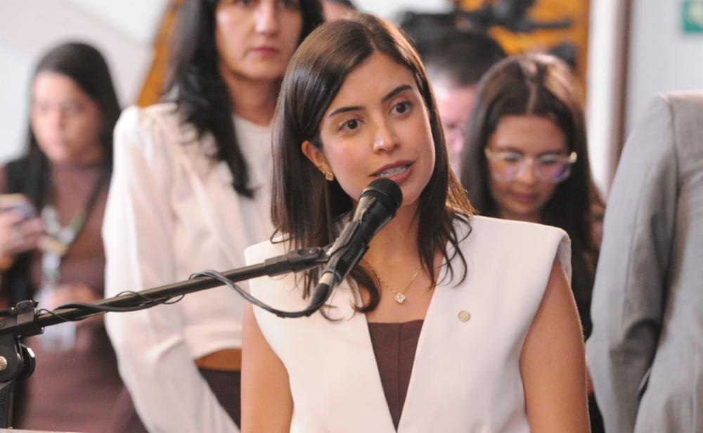 Tabata Amaral entrou na mira da militância de esquerda após apresentar um Projeto de Lei que equipara o antissemitismo ao racismo.