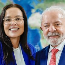 Edegar Pretto (PT) abriu mão oficialmente de candidatura no RS e a tendência no arranjo imposto pela executiva nacional do PT é que ele seja vice na chapa encabeçada por Juliana, neta do ex-governador Leonel Brizola (na foto, com Lula).