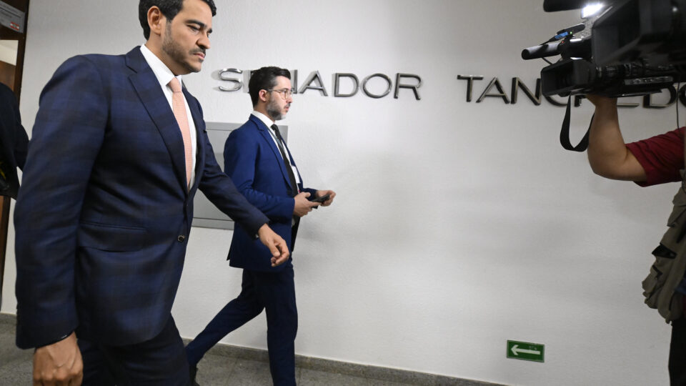 Como o governo negocia cargos para aprovar Jorge Messias no STF?