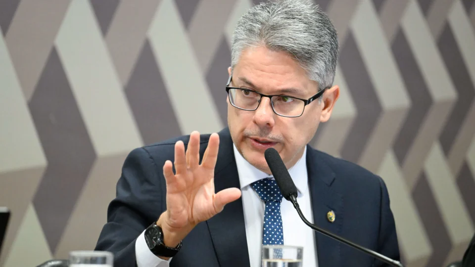Vieira rebate Gilmar e critica "ameaças" após pedido de investigação