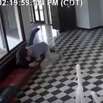 DIretor chegou a ser baleado antes de deter o homem armado. Imagem referente a matéria