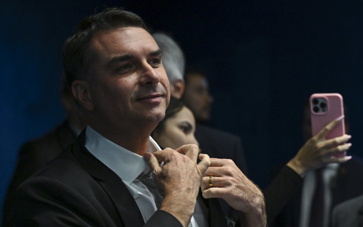 Flávio Bolsonaro entrou na disputa presidencial em dezembro de 2025.