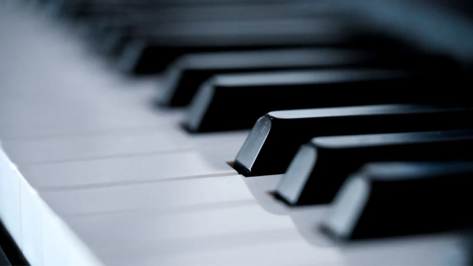 4 33 JOHN CAGE