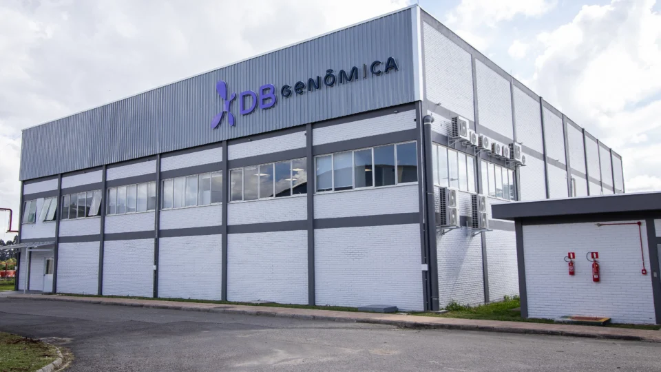 Nova unidade do DB Genômica amplia a infraestrutura científica no Paraná e reforça o estado como referência nacional em inovação, biotecnologia e medicina personalizada.