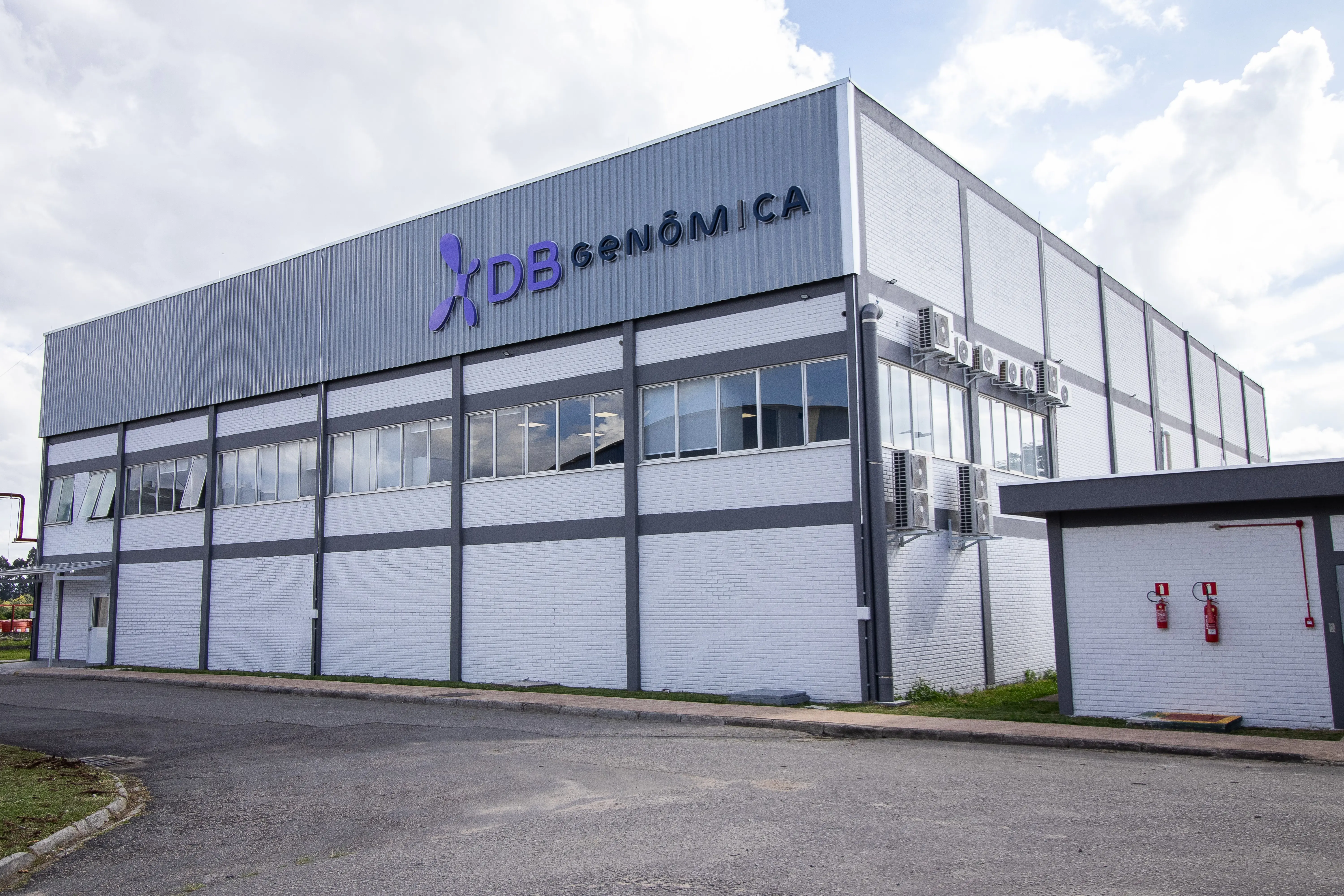 Nova unidade do DB Genômica amplia a infraestrutura científica no Paraná e reforça o estado como referência nacional em inovação, biotecnologia e medicina personalizada.