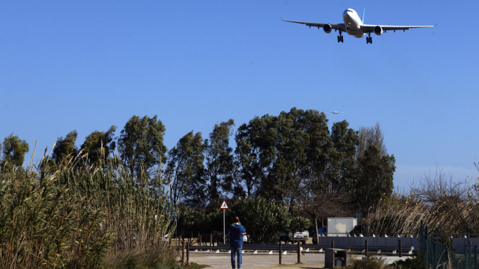 Crise de combustível pode afetar voos na Europa em poucas semanas, alerta Agência de Energia