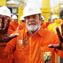 Pré-sal virou promessa vazia: decisões ideológicas enfraqueceram o refino e aumentaram a dependência externa, expondo o Brasil a crises e riscos globais. Imagem referente a matéria