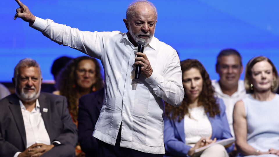 Lula critica Trump e governo Bolsonaro em entrevista a revista alemã