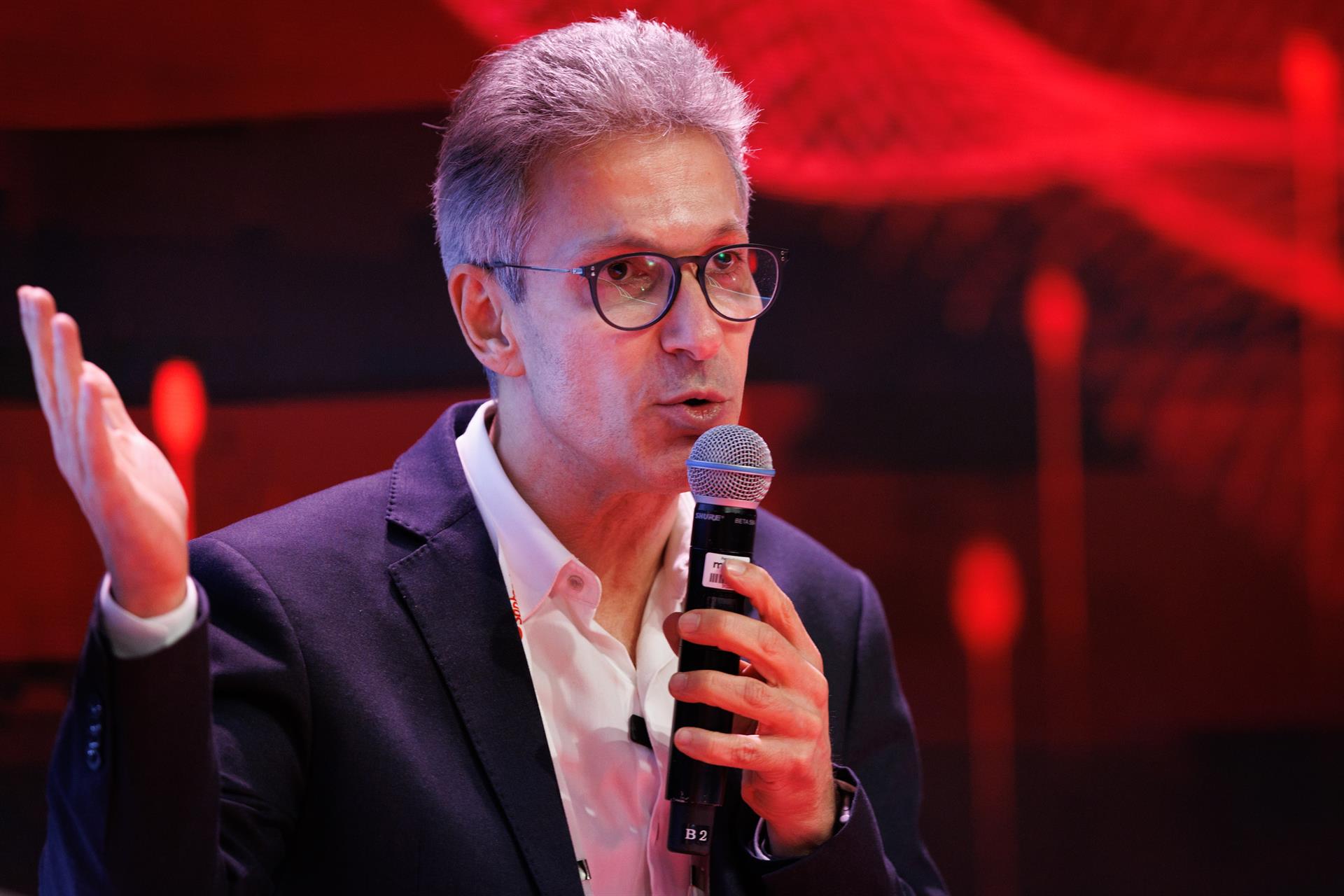 Zema volta a criticar Gilmar Mendes e Alexandre de Moraes em novo vídeo com fantoches