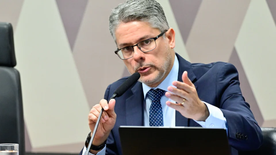 Alessandro Vieira pede à PGR arquivamento de ação de Gilmar