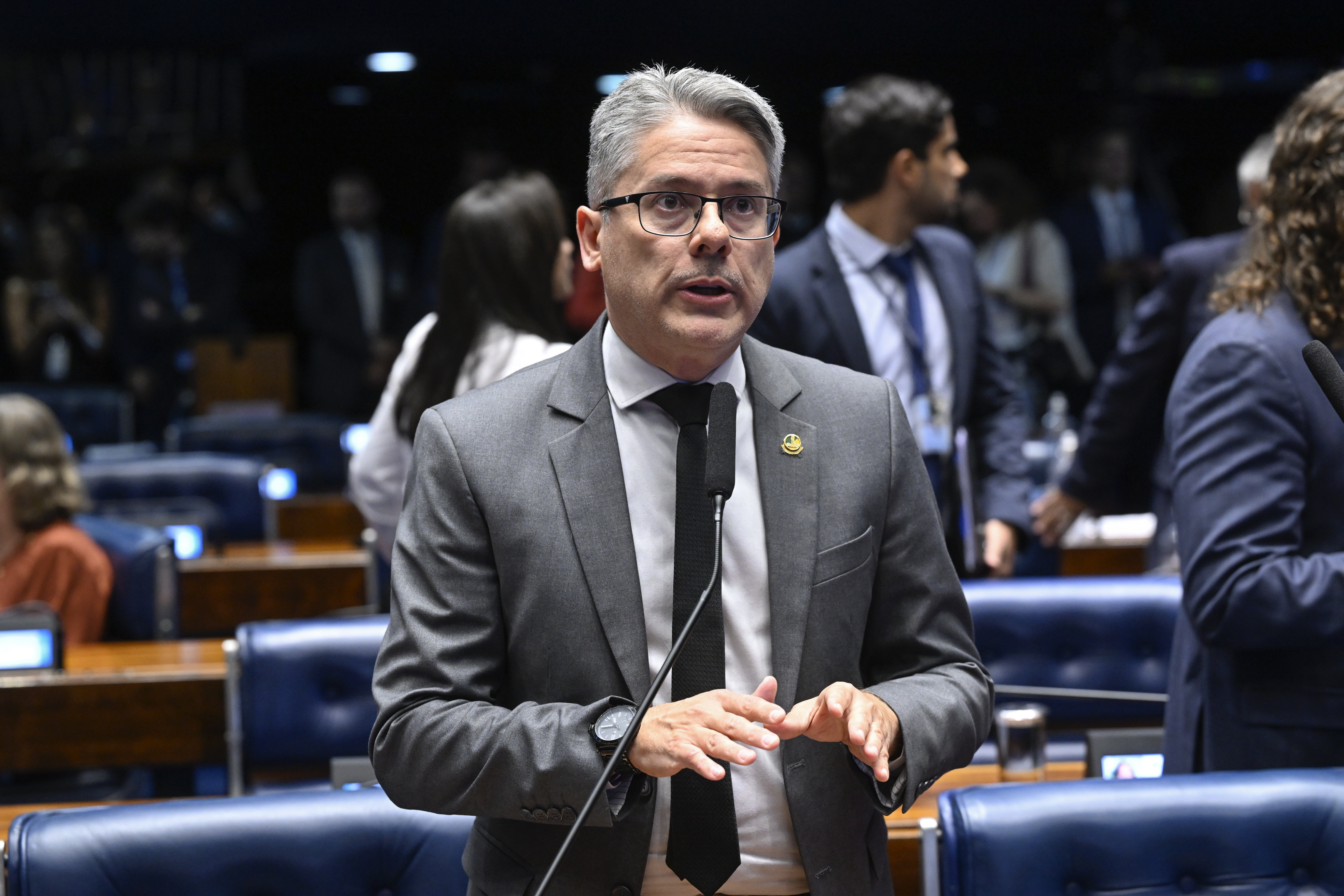 Alessandro Vieira aponta “linha de retaliação” da esquerda e direita após relatório